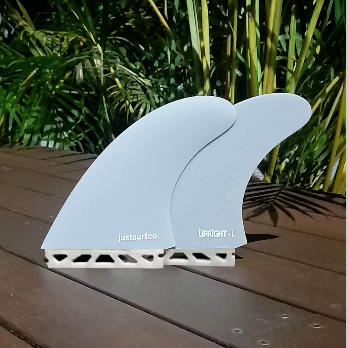 Upright Twin surfboard fin set